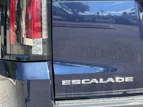 Used 2019 Cadillac Escalade ESV Platinum AWD/4WD image 29