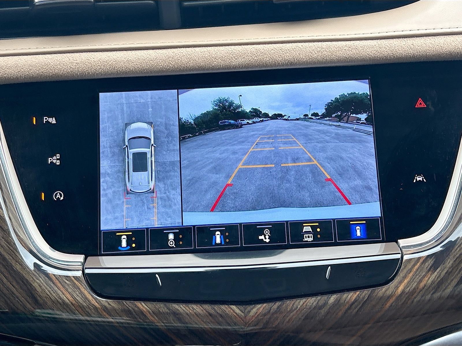 Used 2025 Cadillac XT6 Sport w/ Platinum Package AWD/4WD image 14