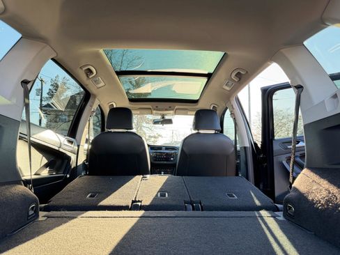 Used 2020 Volkswagen Tiguan SE w/ Panoramic Sunroof Package image 36