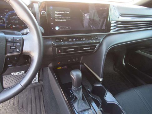 Used 2025 Toyota Camry XSE FWD image 16