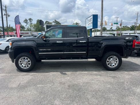 Used 2015 GMC Sierra 2500 Denali w/ Driver Alert Package AWD/4WD image 6