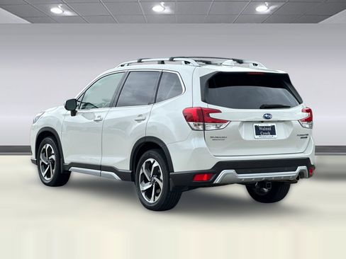 Used 2022 Subaru Forester Touring AWD/4WD image 3