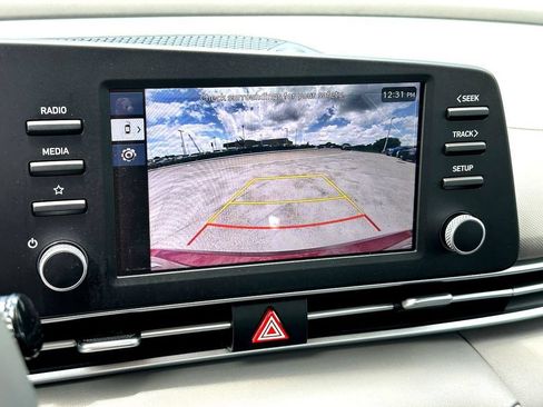 Used 2025 Hyundai Elantra Sport FWD image 17