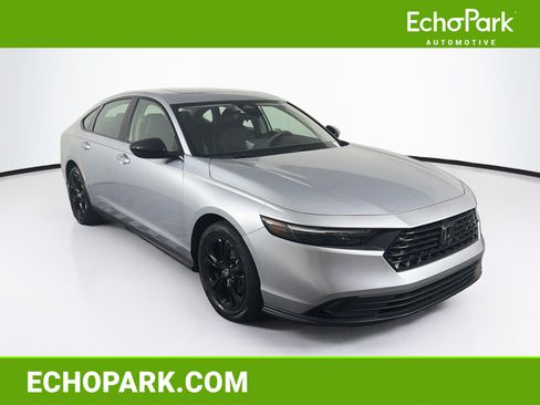 Used 2025 Honda Accord SE image 1