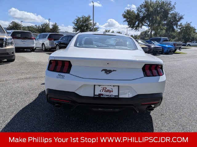 Used 2026 Ford Mustang Premium RWD image 4