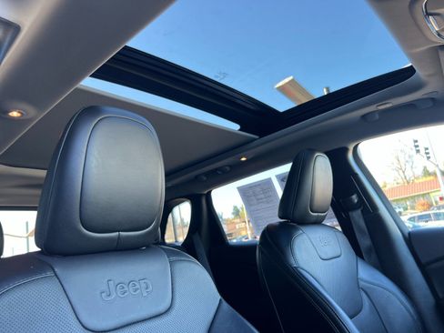 Used 2022 Jeep Cherokee Latitude Lux w/ Sun & Sound Group image 17