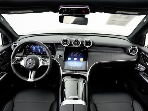 Used 2025 Mercedes-Benz GLC 300 4MATIC image 19