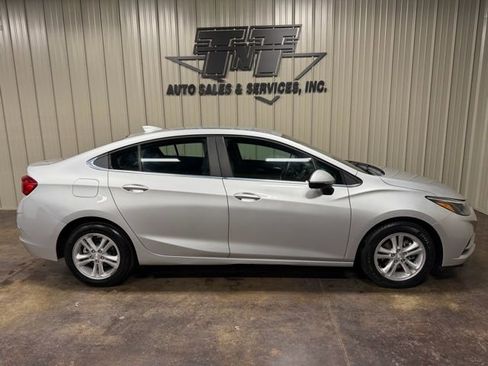 Used 2018 Chevrolet Cruze LT image 7