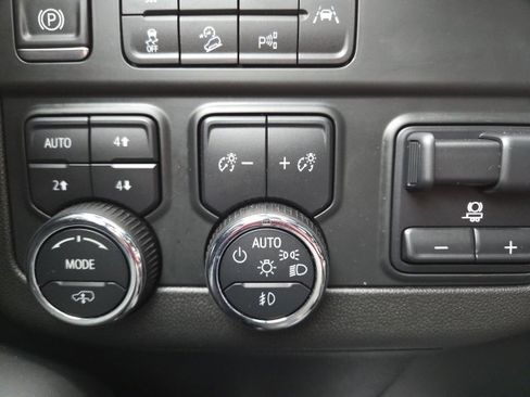 Used 2025 Chevrolet Suburban RST image 60