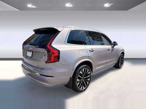 New 2026 Volvo XC90 B6 Plus w/ Protection Package image 9