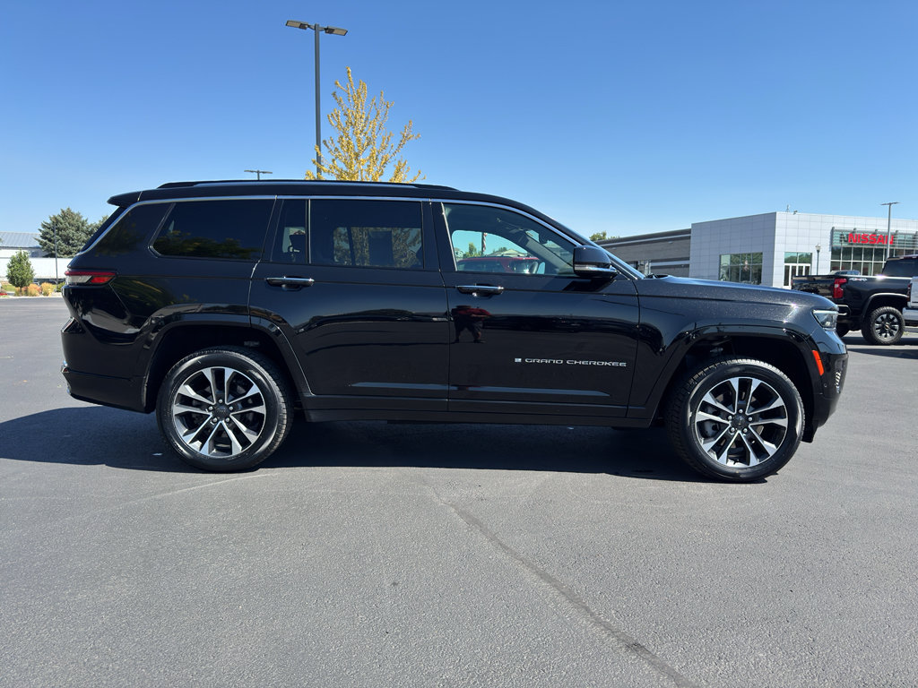 Used 2023 Jeep Grand Cherokee L Overland AWD/4WD image 2