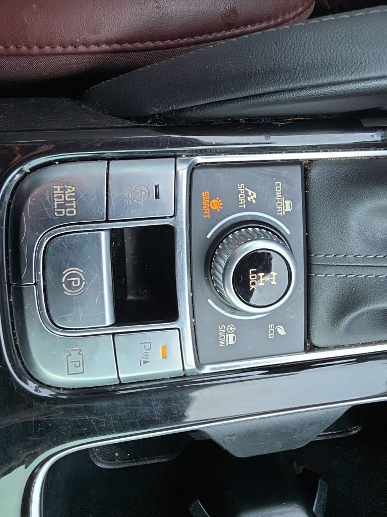 Used 2024 Kia Telluride SX Prestige w/ Towing Package AWD/4WD image 22