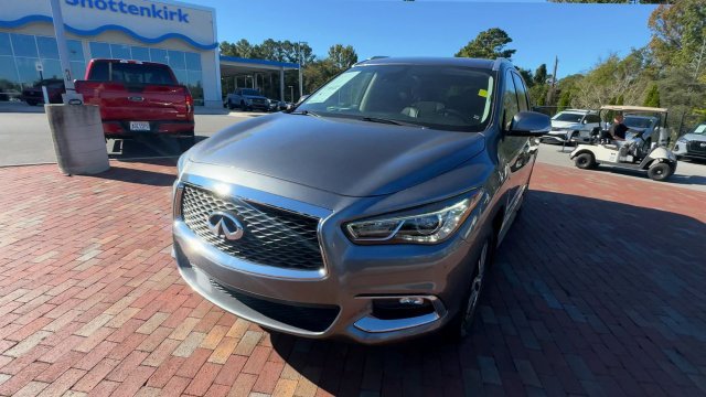 Used 2020 INFINITI QX60 Luxe w/ Essential Package FWD image 6