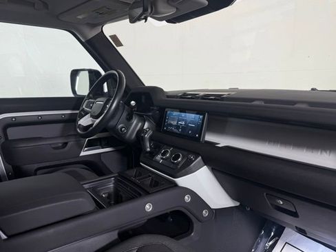 Used 2020 Land Rover Defender 110 First Edition image 19