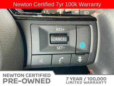 Used 2025 Nissan Kicks SR FWD image 28