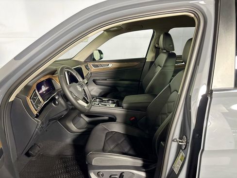 New 2026 Volkswagen Atlas SE image 11