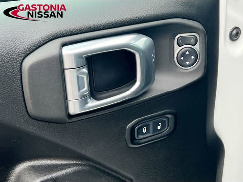 Used 2021 Jeep Gladiator Sport image 22