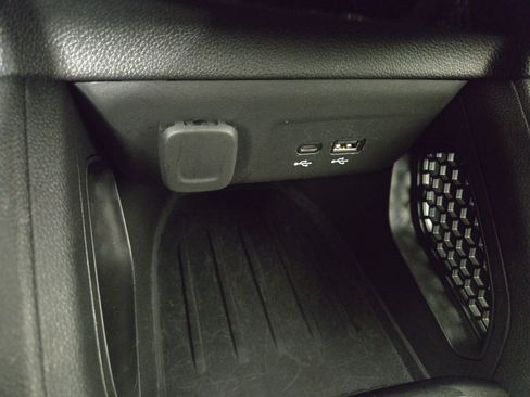 Certified 2025 Chevrolet TrailBlazer LT FWD image 25