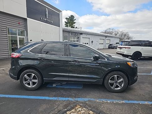 Used 2022 Ford Edge SEL w/ Convenience Package image 4