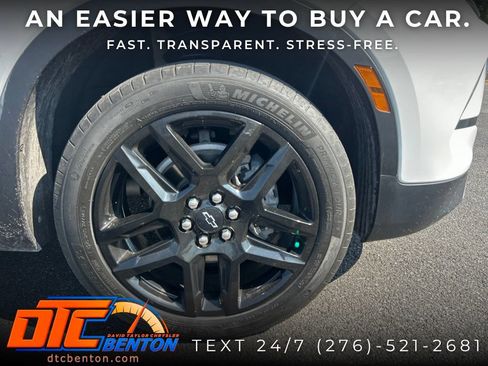 Used 2023 Chevrolet Blazer LT FWD image 9
