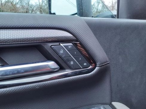 Used 2024 Chevrolet Silverado 2500 ZR2 w/ Technology Package image 19