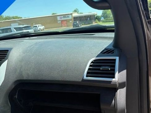 Used 2015 Ford Explorer XLT w/ Equipment Group 202A FWD image 33