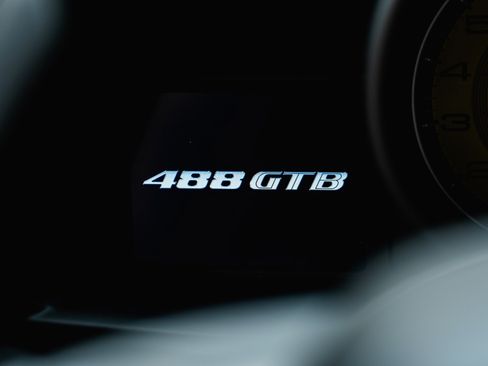 Used 2017 Ferrari 488 GTB RWD image 62