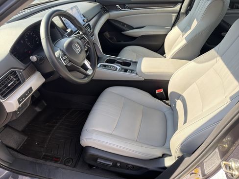 Used 2020 Honda Accord Touring image 18