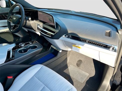 New 2026 Cadillac Lyriq Premium Sport image 31