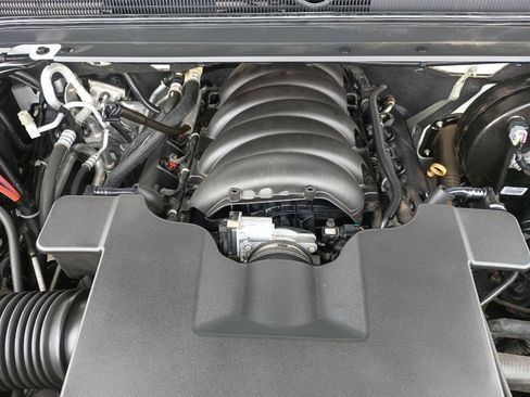 Used 2019 Chevrolet Suburban Premier image 14