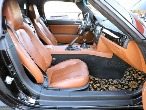 Used 2006 MAZDA MX-5 Miata Grand Touring w/ Suspension Pkg image 20