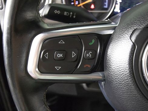 Used 2019 Jeep Wrangler Unlimited Sahara AWD/4WD image 19