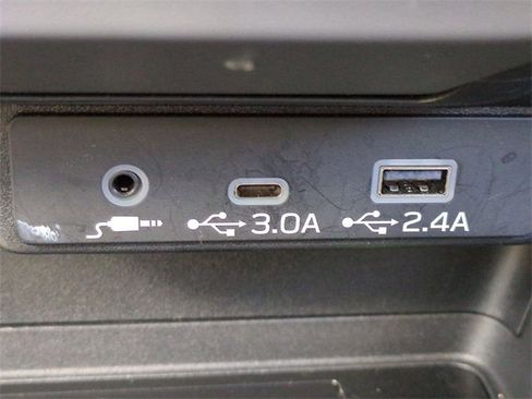 Used 2024 Subaru Crosstrek 2.5i Limited w/ Crosstrek Mirror Package image 23