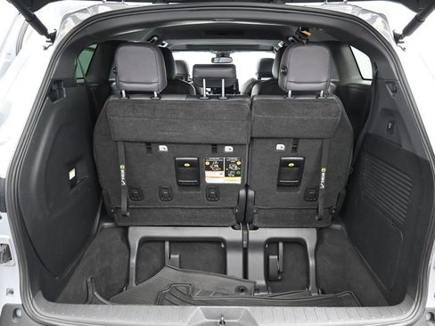 Used 2022 Toyota Sienna XLE Woodland Edition image 32
