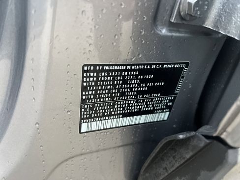 Used 2023 Volkswagen Taos SE image 31