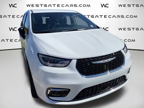 New 2026 Chrysler Pacifica Select image 19