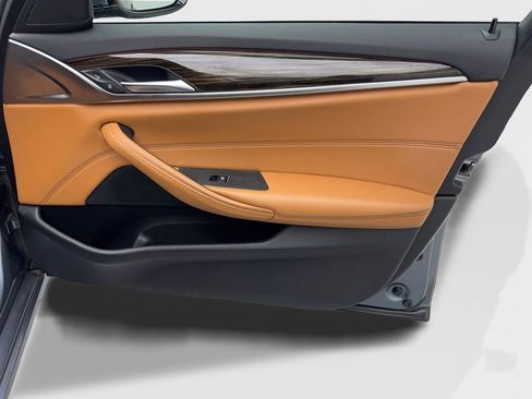 Used 2022 BMW 530i xDrive w/ Convenience Package image 48