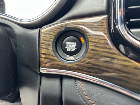 Used 2019 Jeep Grand Cherokee Summit AWD/4WD image 34