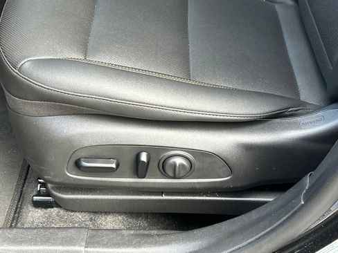 Used 2024 Chevrolet Trax ACTIV w/ Sunroof Package FWD image 16