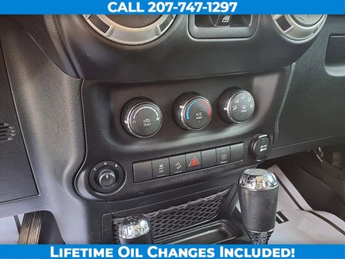 Used 2017 Jeep Wrangler Unlimited Sahara w/ Max Tow Package image 17