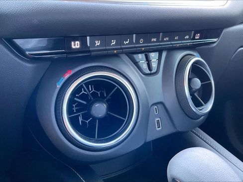Used 2023 Chevrolet Blazer LT FWD image 32