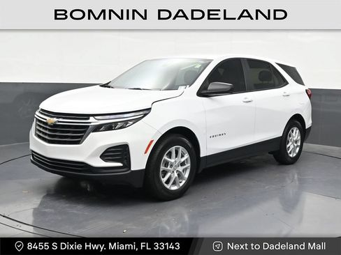 Used 2024 Chevrolet Equinox LS w/ Driver Confidence II Package FWD image 1