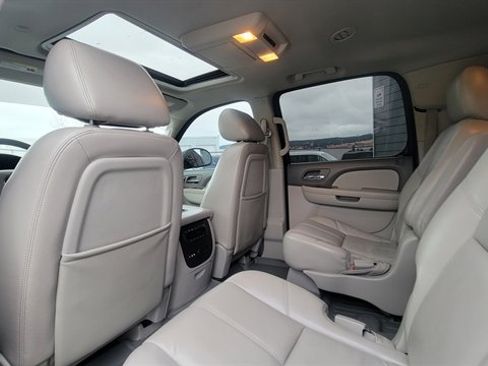 Used 2011 Chevrolet Suburban LT image 49
