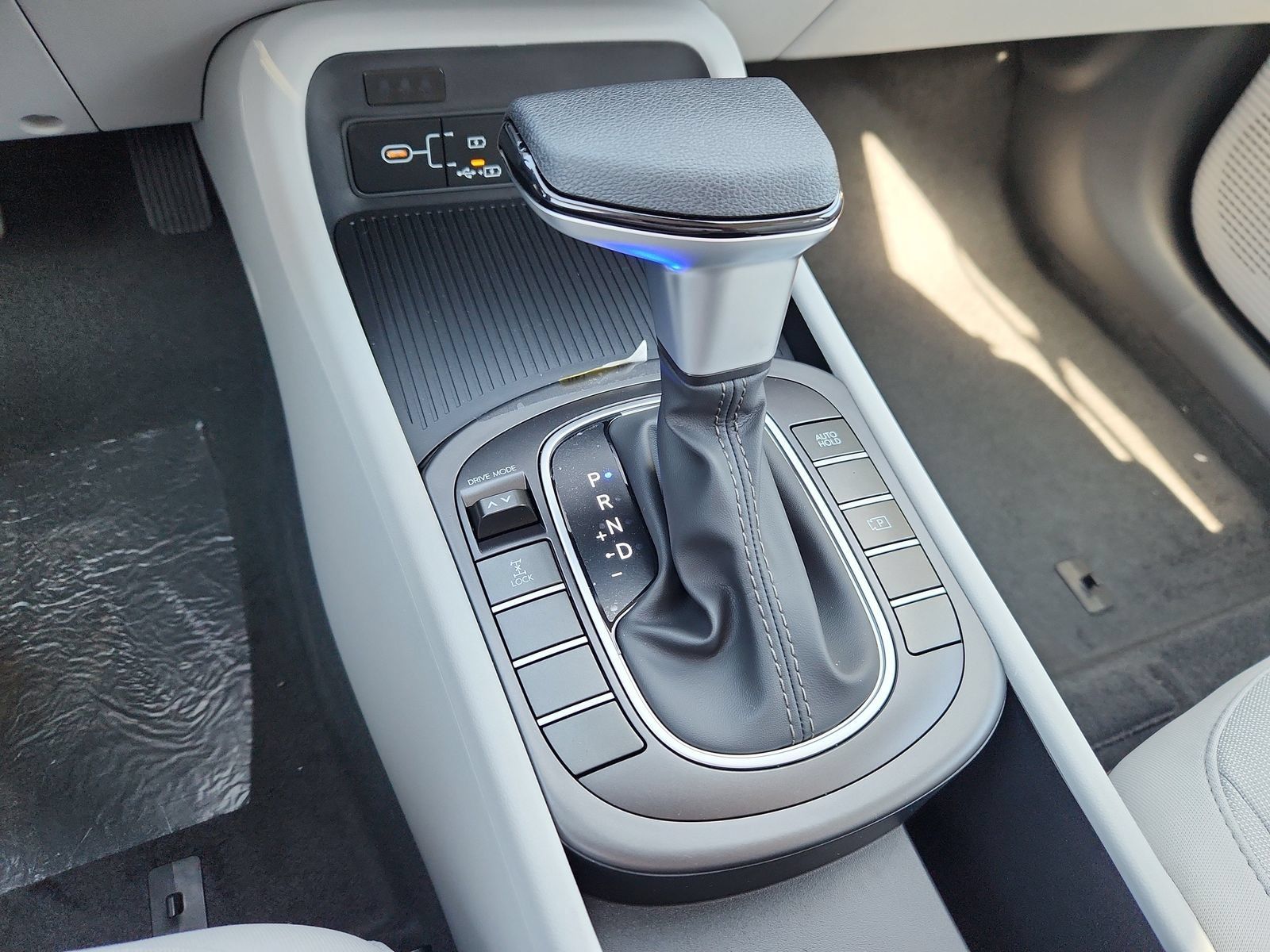 Certified 2026 Hyundai Kona SE AWD/4WD image 16