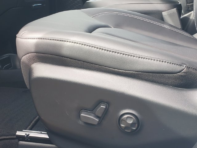 New 2027 Chrysler Pacifica Select FWD image 6