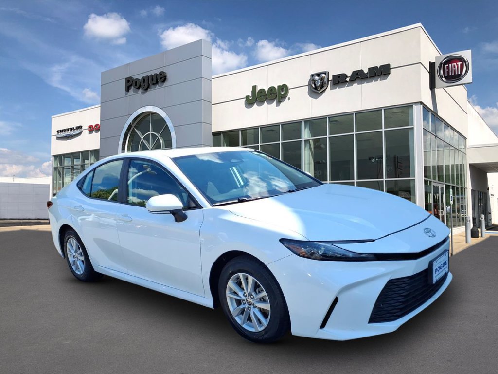 Used 2025 Toyota Camry LE FWD image 1