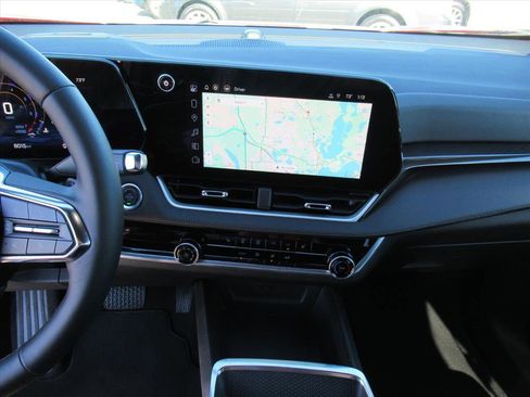 Used 2025 Chevrolet Equinox LT w/ Safety and Technology Package image 19