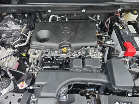 Used 2024 Toyota RAV4 XLE Premium FWD image 31