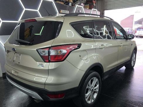 Used 2018 Ford Escape SE AWD/4WD image 5