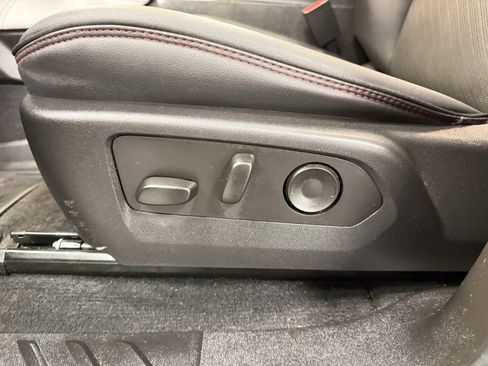 Used 2024 GMC Canyon AT4X w/ AT4X AEV Edition image 23